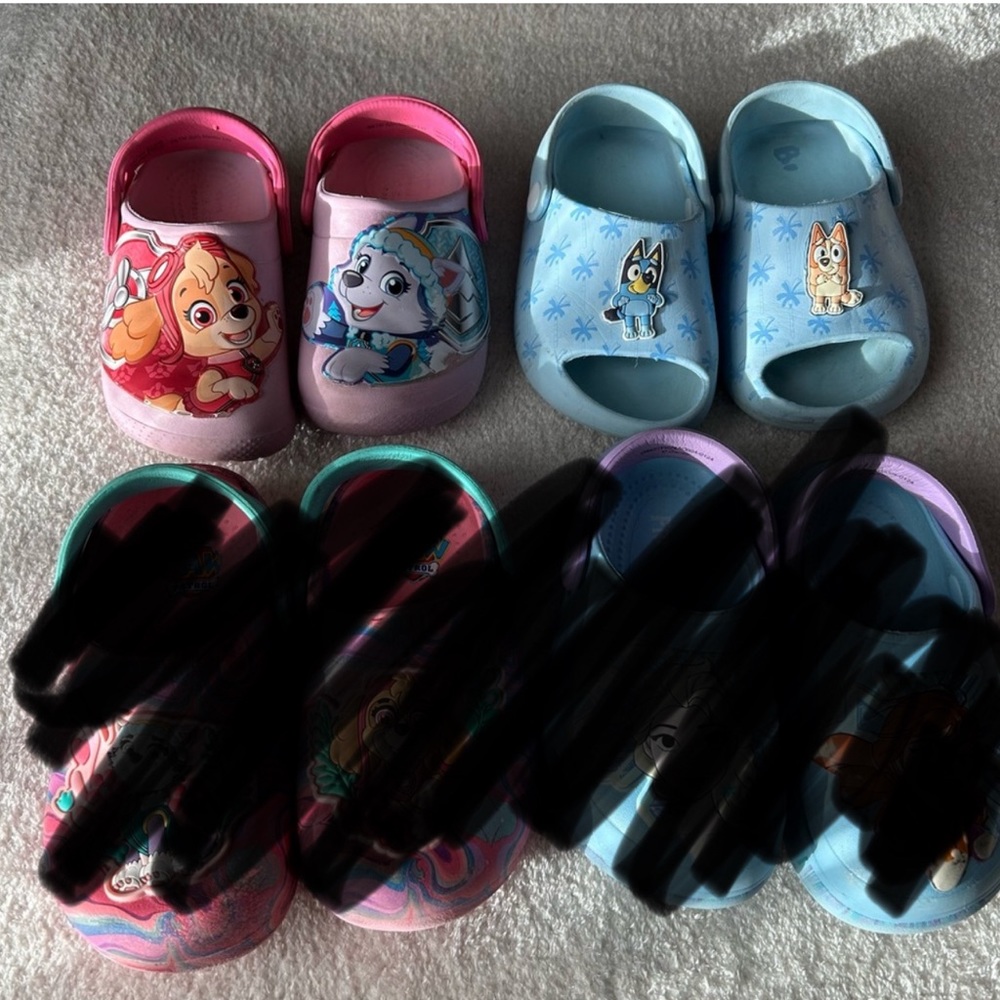 Crocs/ Slip on shoes 8c